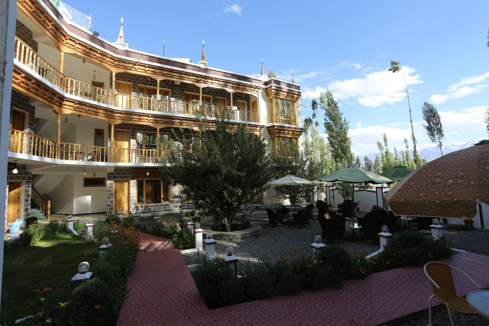 Hotel Lhalingkha Leh Exterior photo